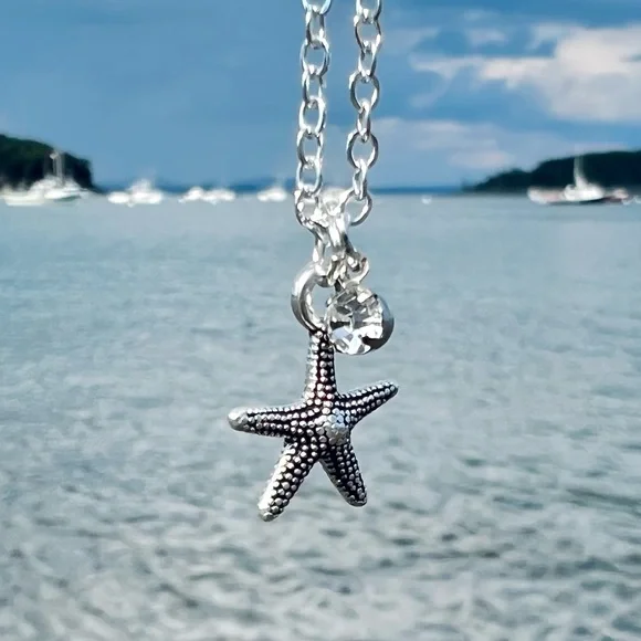 Starfish Rhinestone Necklace - Picture 3 of 5